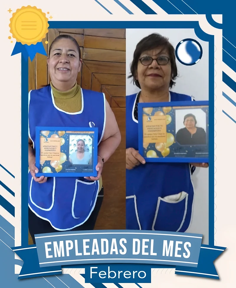 Empleadas del mes de Only Clean Office con su reconocimiento por dedicación y desempeño